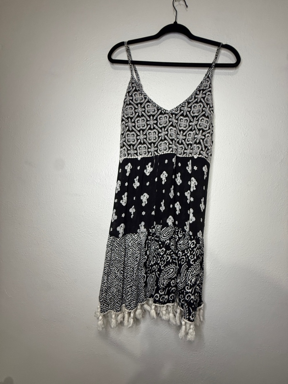 Anandas Collection Black & White Patterned Spaghetti-Strap Casual Dress. Sz M.